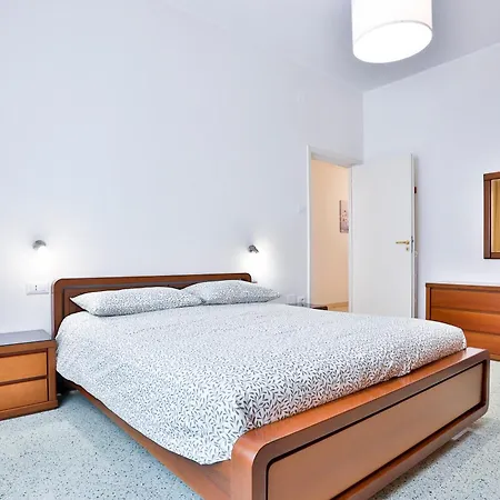 Apartment Guesthost - Casa Rosina *