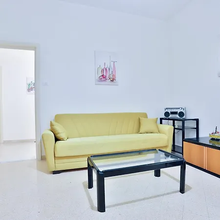 Guesthost - Casa Rosina Apartment