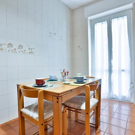 Guesthost - Casa Rosina Apartment
