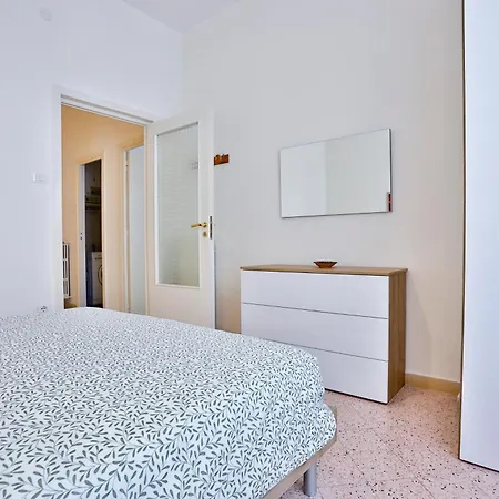 Guesthost - Casa Rosina * Salerno