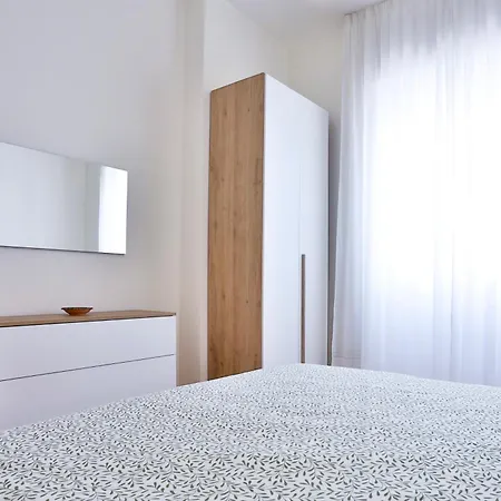 Guesthost - Casa Rosina Apartment Salerno