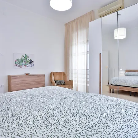 Guesthost - Casa Rosina Salerno
